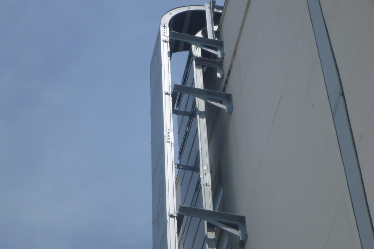 某尼崎市工場ケーブルラック敷設工事 電気工事・堺市・見積無料 堺で電気工事なら「さつき電工」 某尼崎市工場ケーブルラック敷設工事 電気工事・堺市・見積無料 堺で電気工事なら「さつき電工」