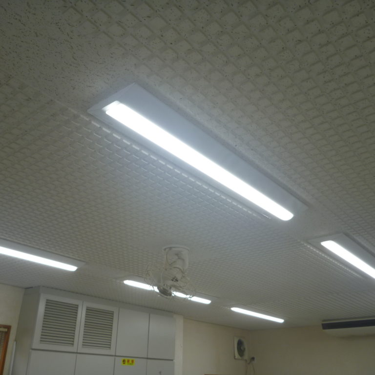 某堺市事務所LED照明取替工事